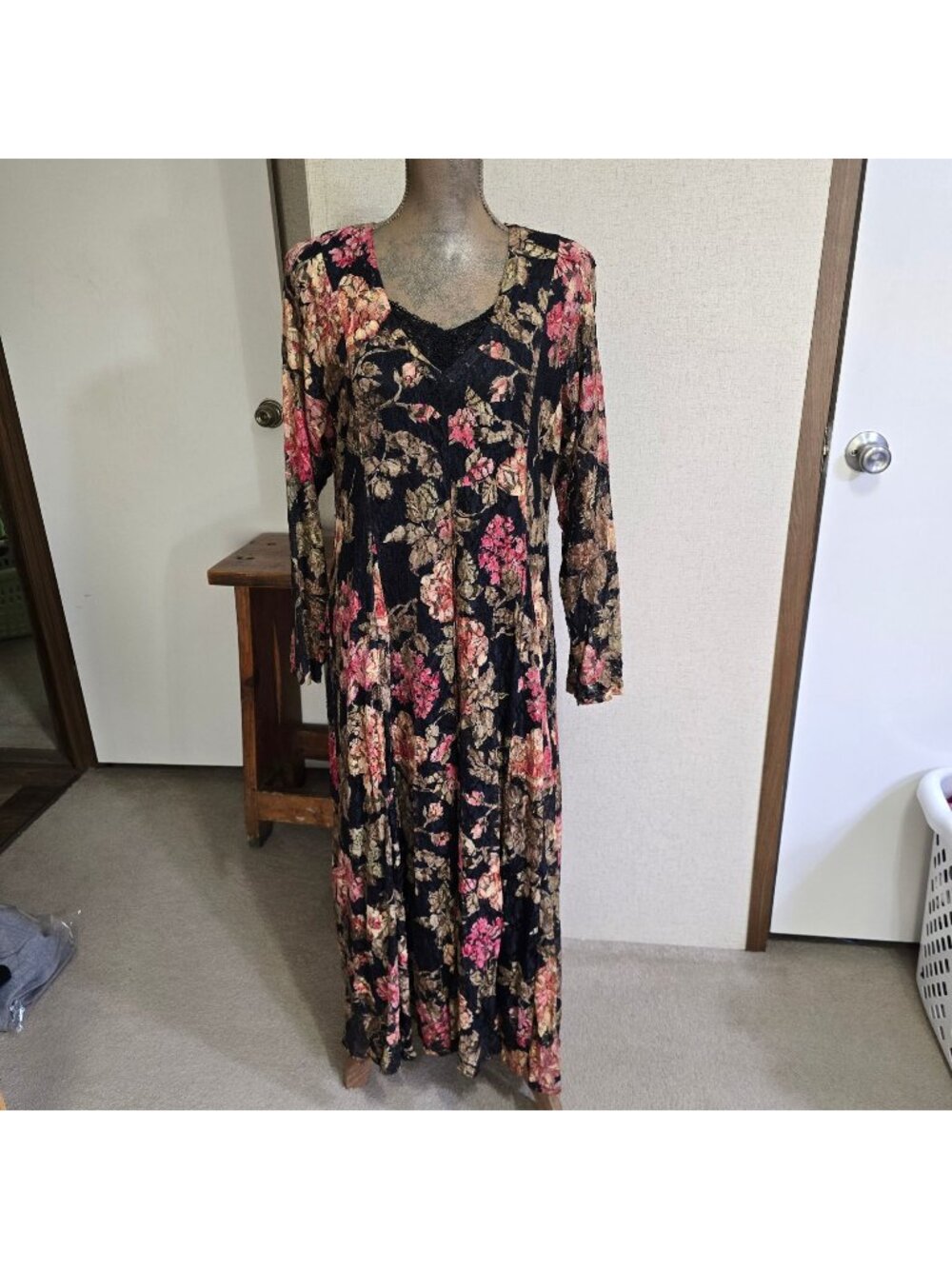Vintage Starina Large Long Sleeve Floral Maxi Dress Black Pink Gold Cottage Core